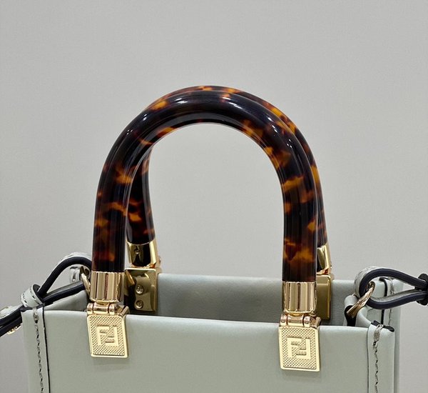 펜디 미니 선샤인 쇼퍼백 그린 [매장가 230만원대]