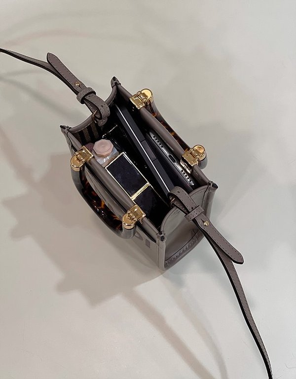 펜디 미니 선샤인 쇼퍼백 베이지 [매장가 230만원대]