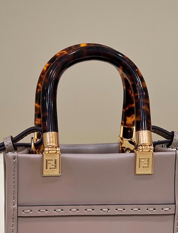 펜디 미니 선샤인 쇼퍼백 베이지 [매장가 230만원대]