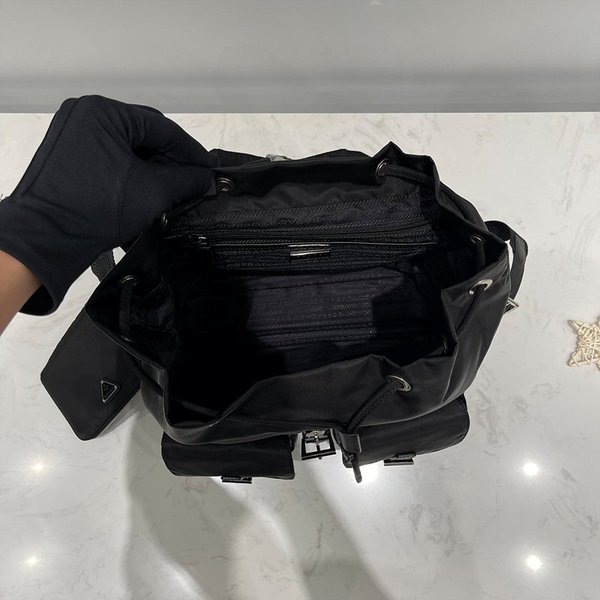 프라다 미디엄 리나일론 백팩 [매장가 345만원대]