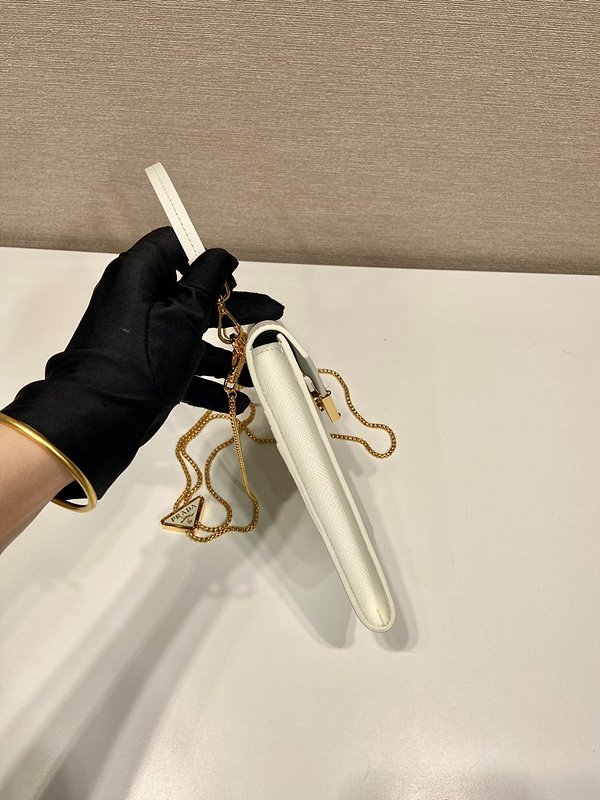 프라다 사피아노 레더 가죽 미니백 [매장가 250만원대]