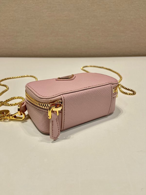 프라다 사피아노 레더 가죽 미니 파우치 [매장가 152만원대]