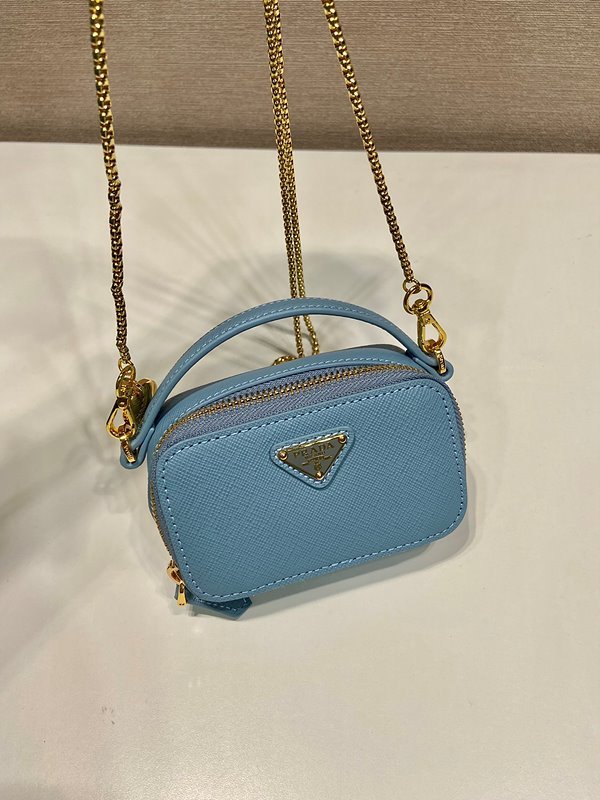 프라다 사피아노 레더 가죽 미니 파우치 [매장가 152만원대]