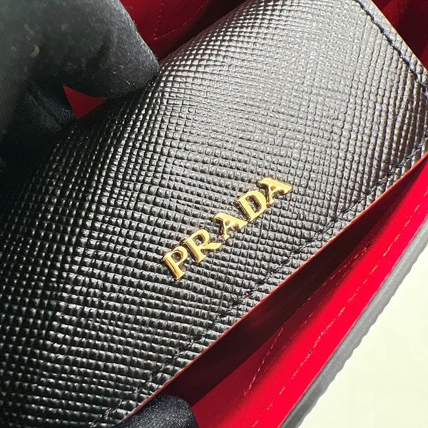 프라다 더블 사피아노 가죽 미니백 [매장가 495만원대]