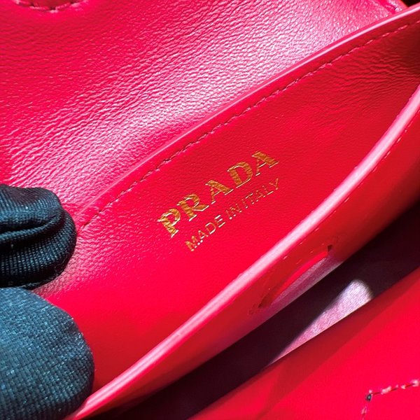 프라다 더블 사피아노 가죽 미니백 [매장가 495만원대]