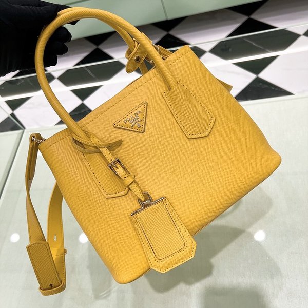 프라다 더블 사피아노 가죽 미니백 [매장가 495만원대]