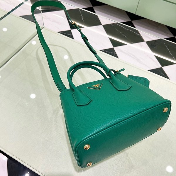 프라다 더블 사피아노 가죽 미니백 [매장가 495만원대]