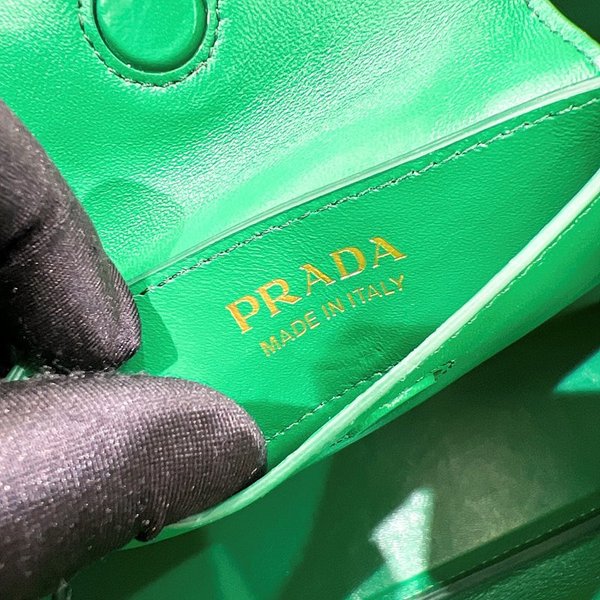 프라다 더블 사피아노 가죽 미니백 [매장가 495만원대]