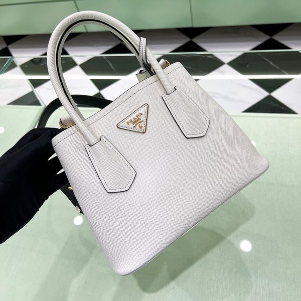 프라다 더블 사피아노 가죽 미니백 [매장가 495만원대]