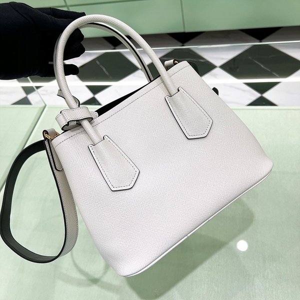 프라다 더블 사피아노 가죽 미니백 [매장가 495만원대]