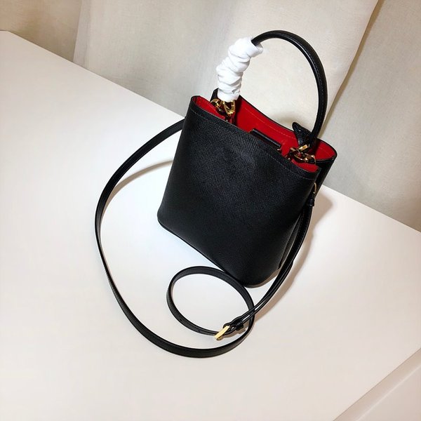 프라다 파니에 사피아노 가죽 스몰백 [매장가 450만원대]