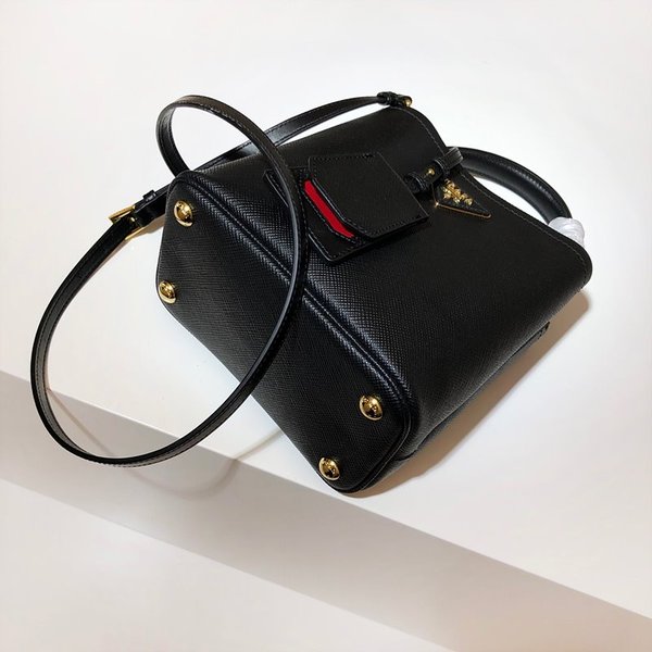 프라다 파니에 사피아노 가죽 스몰백 [매장가 450만원대]