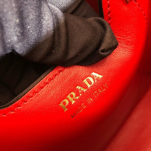 프라다 파니에 사피아노 가죽 스몰백 [매장가 450만원대]