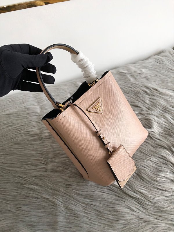 프라다 파니에 사피아노 가죽 스몰백 [매장가 450만원대]