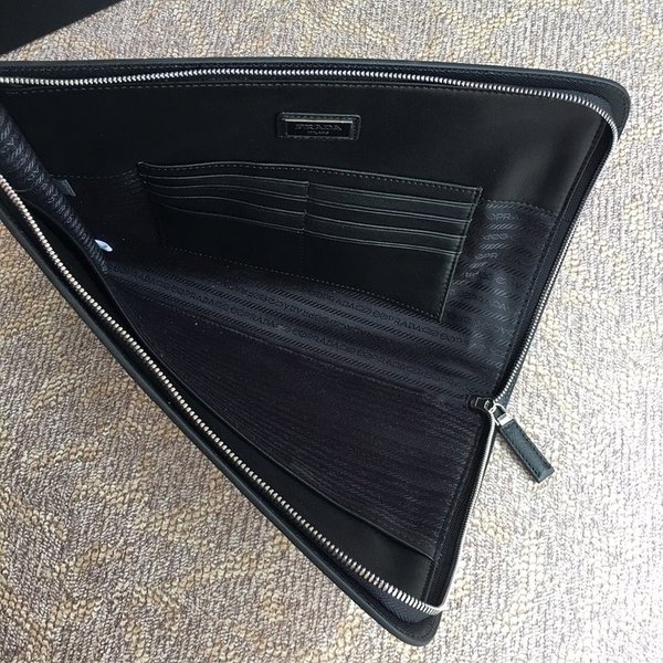 프라다 사피아노 가죽 도큐먼트 홀더 [매장가 295만원대]