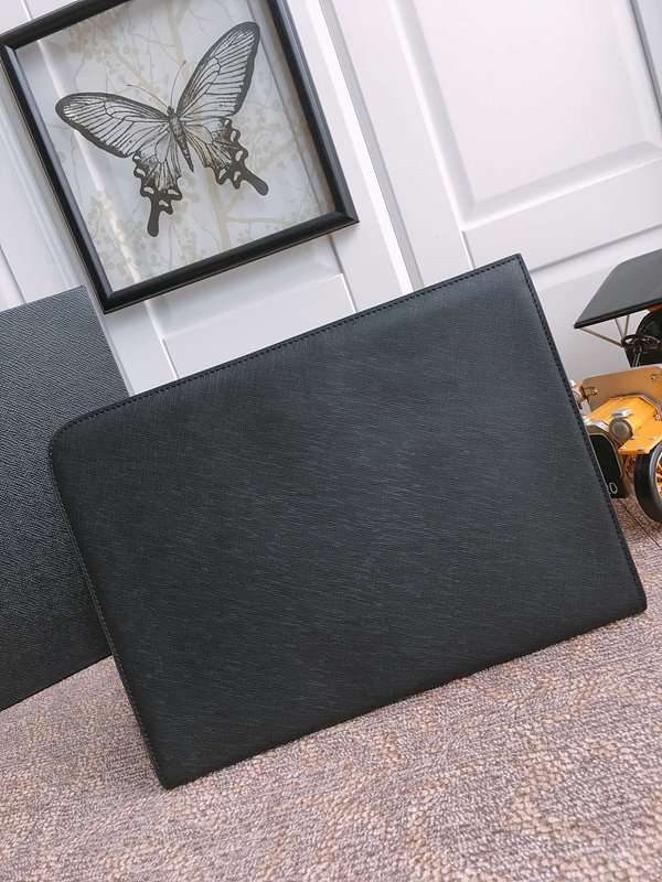 프라다 사피아노 가죽 도큐먼트 홀더 [매장가 295만원대]