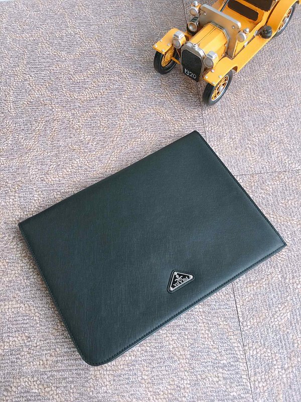 프라다 사피아노 가죽 도큐먼트 홀더 [매장가 295만원대]