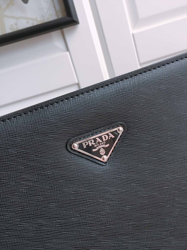 프라다 사피아노 가죽 도큐먼트 홀더 [매장가 295만원대]
