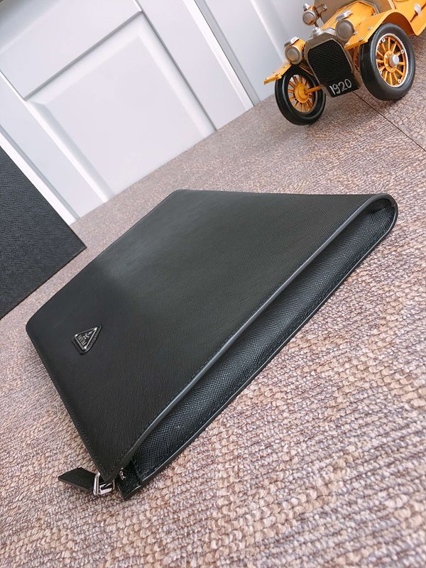 프라다 사피아노 가죽 도큐먼트 홀더 [매장가 295만원대]