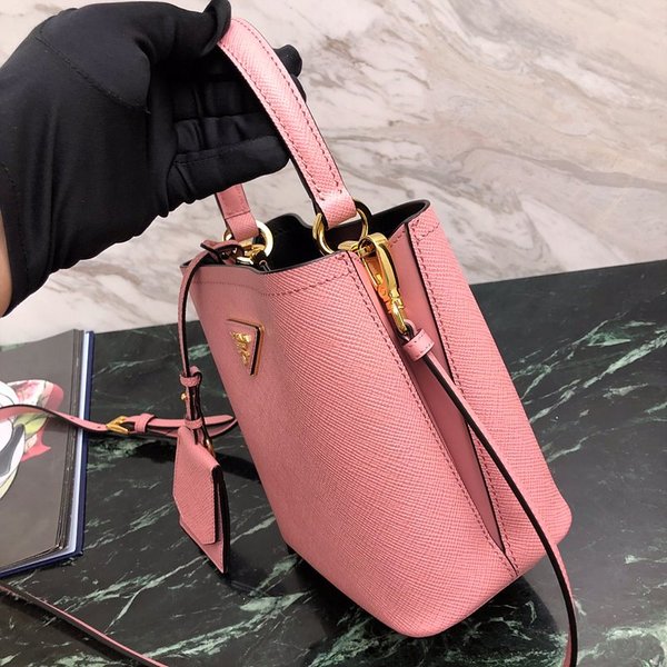 프라다 파니에 사피아노 가죽 스몰백 [매장가 430만원대]