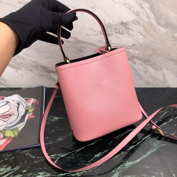 프라다 파니에 사피아노 가죽 스몰백 [매장가 430만원대]