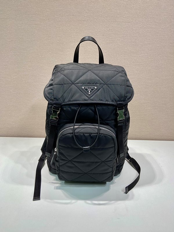 프라다 탑스티치 장식 리나일론 백팩 [매장가 345만원대]