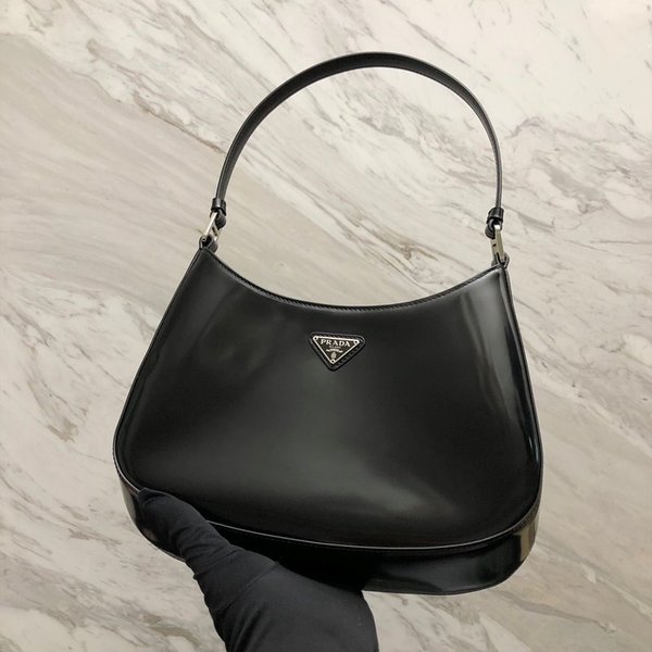 프라다 클레오 브러시드 가죽 숄더백 [매장가 399만원대]