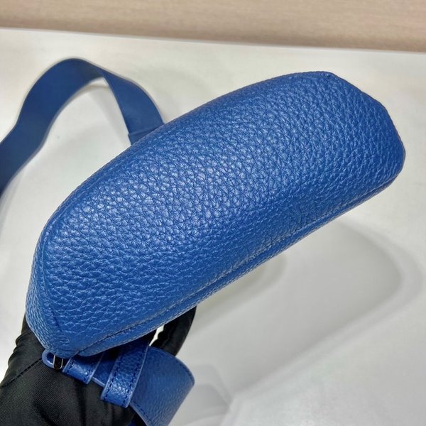 프라다 크로스 가죽백 [매장가 275만원대]