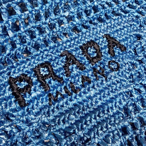 프라다 크로셰 토트백 [매장가 240만원대]