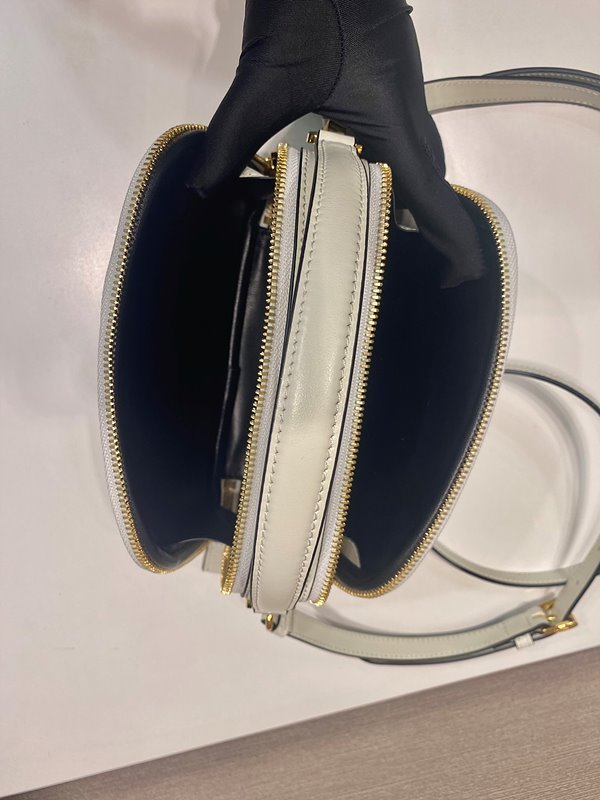 프라다 오데트 가죽 미니백 [매장가 320만원대]