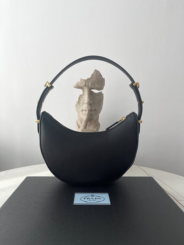 프라다 아르케 가죽 숄더백 [매장가 315만원대]