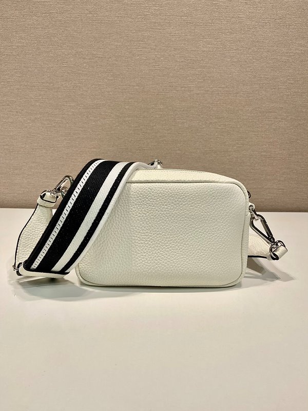 프라다 스몰 가죽백 [매장가 345만원대]