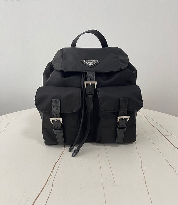 프라다 스몰 리나일론 백팩 [매장가 275만원대]