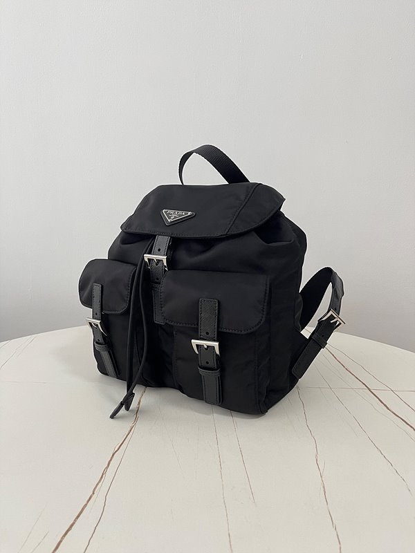 프라다 스몰 리나일론 백팩 [매장가 275만원대]