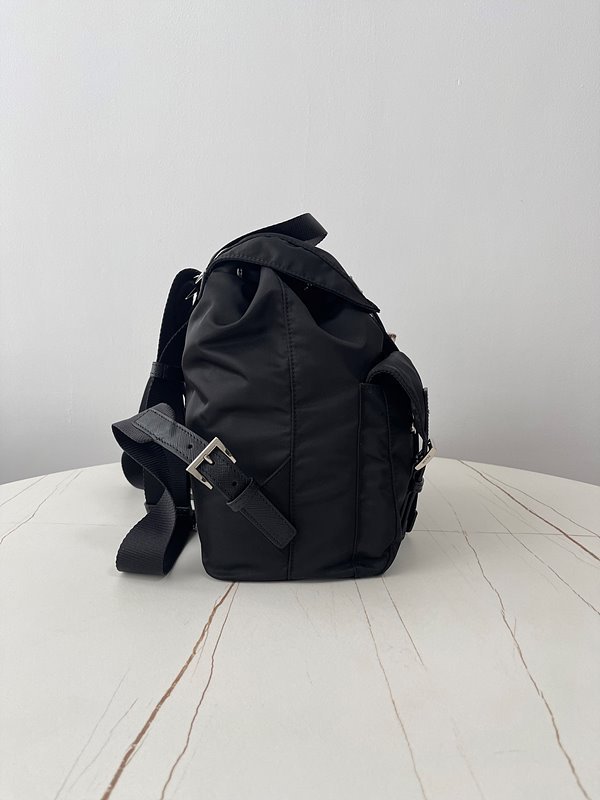 프라다 스몰 리나일론 백팩 [매장가 275만원대]