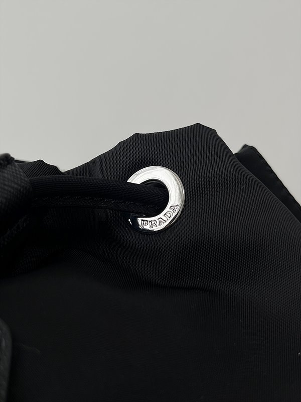 프라다 스몰 리나일론 백팩 [매장가 275만원대]