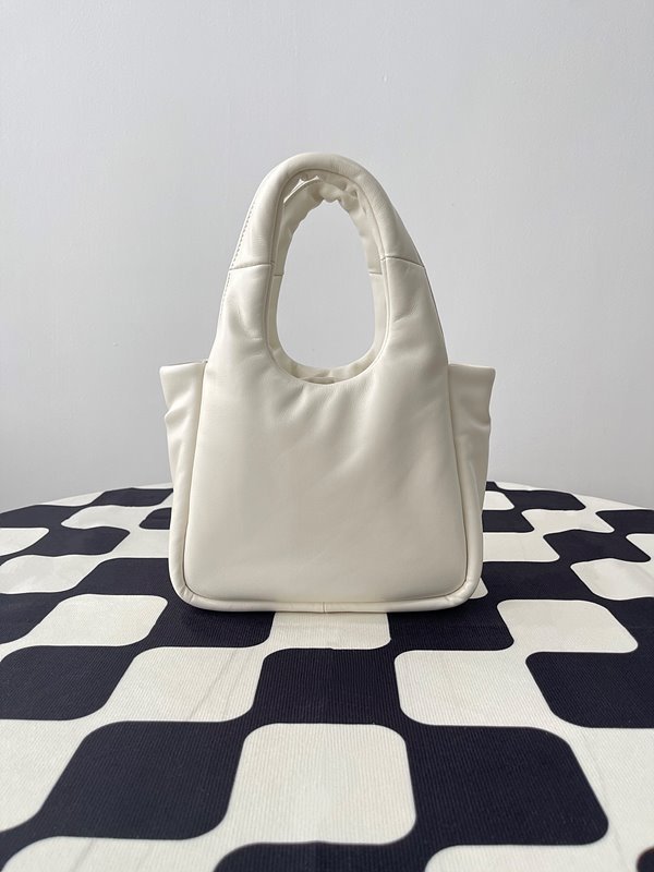 프라다 소프트 패딩 리나일론 미니백 [매장가 245만원대]