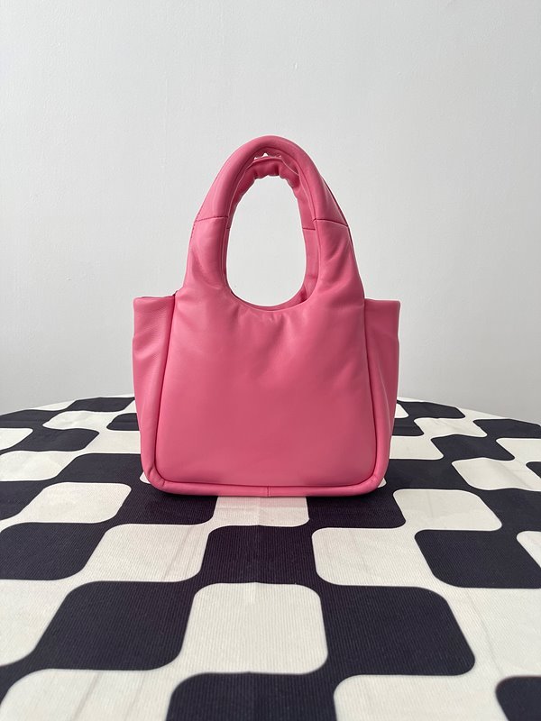 프라다 소프트 패딩 리나일론 미니백 [매장가 245만원대]