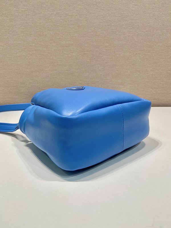 프라다 소프트 패딩 리나일론 미니백 [매장가 245만원대]