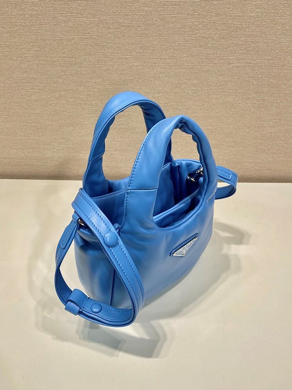 프라다 소프트 패딩 리나일론 미니백 [매장가 245만원대]