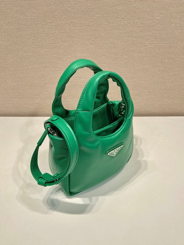 프라다 소프트 패딩 리나일론 미니백 [매장가 245만원대]