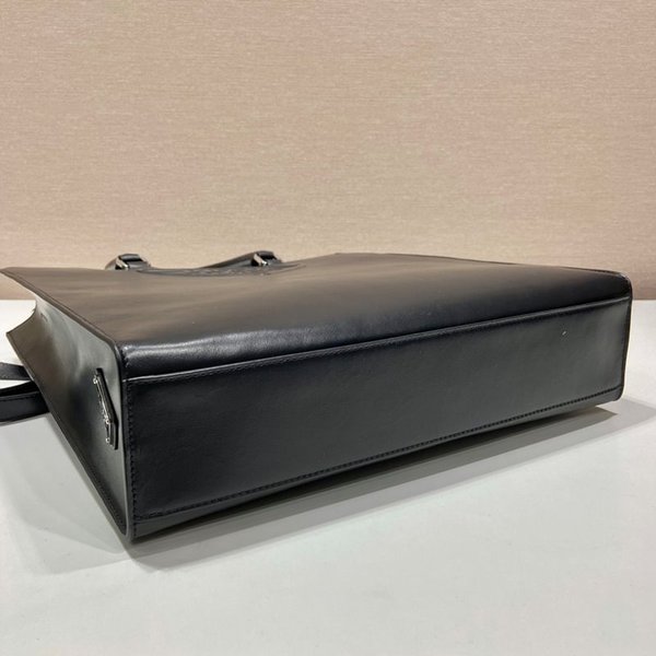 프라다 사피아노 가죽 토트백 [매장가 450만원대]