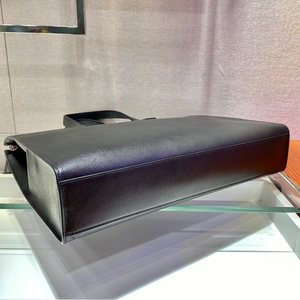 프라다 사피아노 가죽 토트백 [매장가 435만원대]