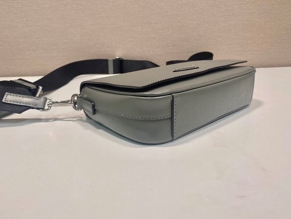 프라다 사피아노 가죽 숄더백 [매장가 375만원대]