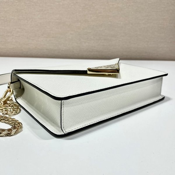 프라다 사피아노 가죽 숄더백 [매장가 345만원대]