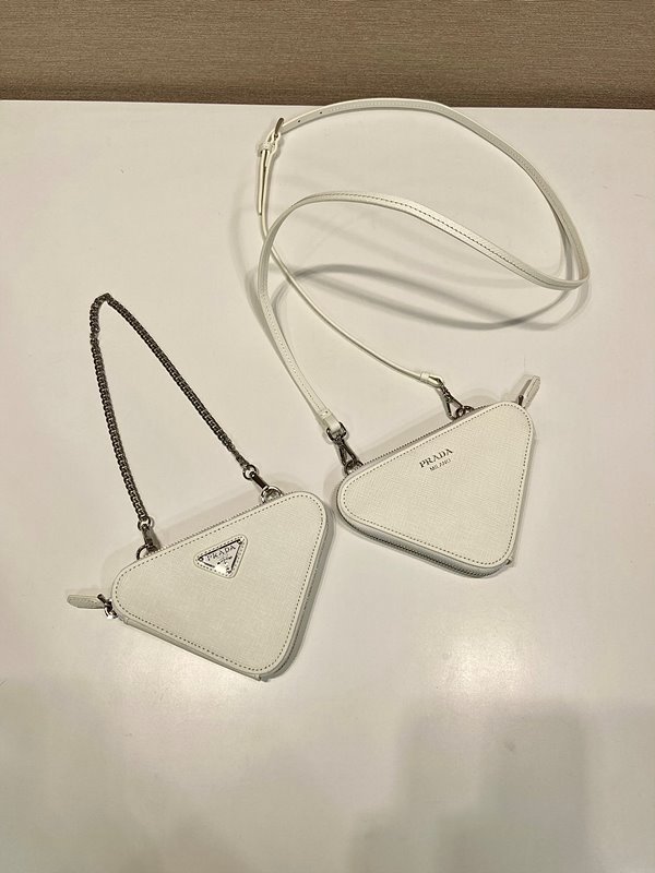 프라다 사피아노 가죽 미니 파우치 [매장가 185만원대]