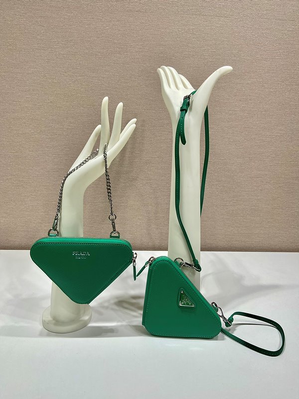 프라다 사피아노 가죽 미니 파우치 [매장가 185만원대]