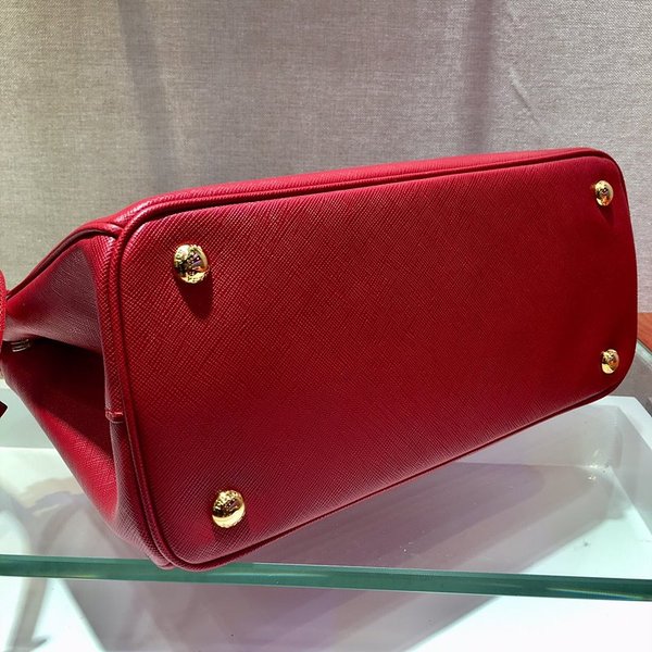 프라다 미디엄 갤러리아 사피아노 가죽백 [매장가 550만원대]