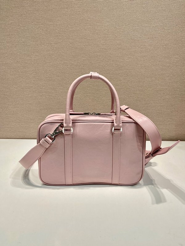 프라다 미디엄 앤티크 나파 가죽 탑 핸들백 [매장가 490만원대]