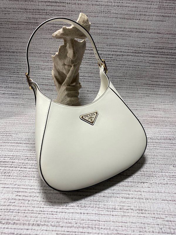 프라다 미디엄 가죽 숄더백 [매장가 395만원대]